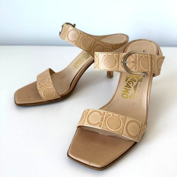 Vintage Salvatore Ferragamo Gancini Leather Strap Heel Sandal Size 7 B - Picture 1 of 16